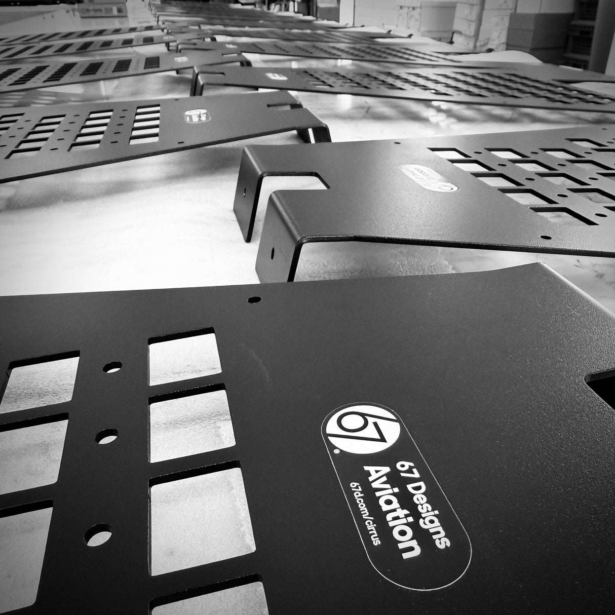 Starlink Mini Mounting System for Cirrus SR Series